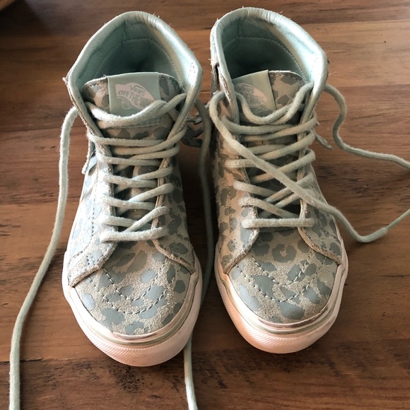 SOLD—-Girls Vans - Picture 2 of 3